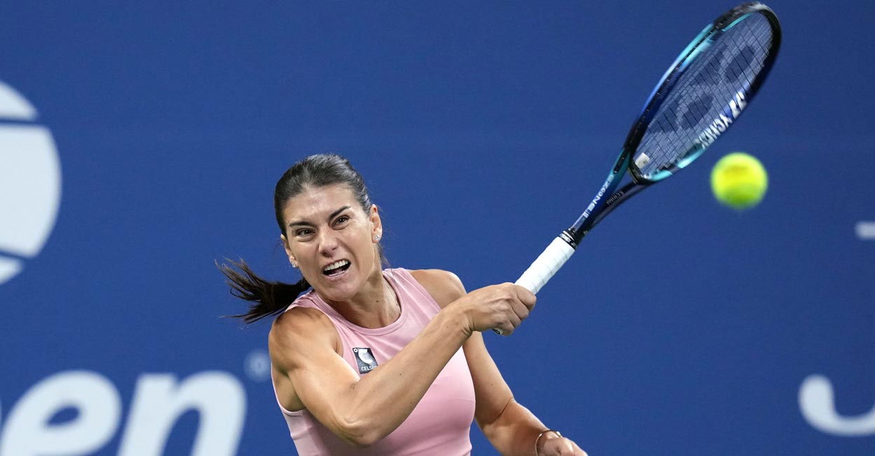 Sorana Cirstea makes a return to Elena Rybakina. Photo: USA TODAY Sports/Reuters/Danielle Parhizkaran