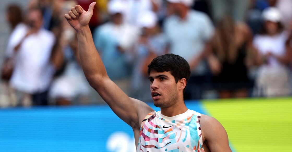 Carlos Alcaraz celebrates winning his third round match against Daniel Evans. Photo: Reuters/Shannon Stapleton