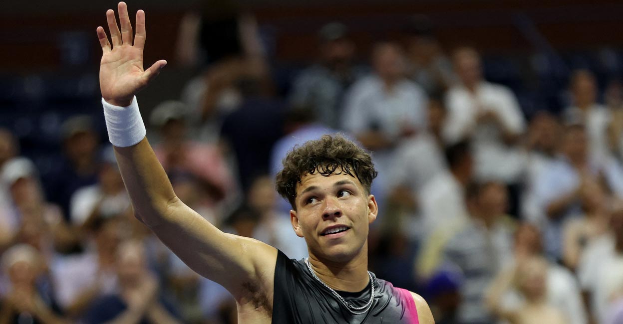 Ben Shelton celebrates after getting the betetr of Frances Tiafoe. Photo: Reuters/Mike Segar