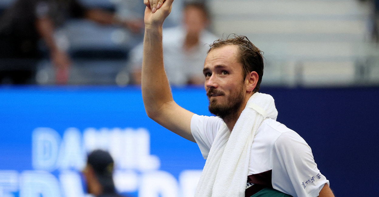 TENNIS-USOPEN Russia's Daniil Medvedev celebrates after winning his quarter final match against Russia's Andrey Rublev REUTERS/Brendan Mcdermid