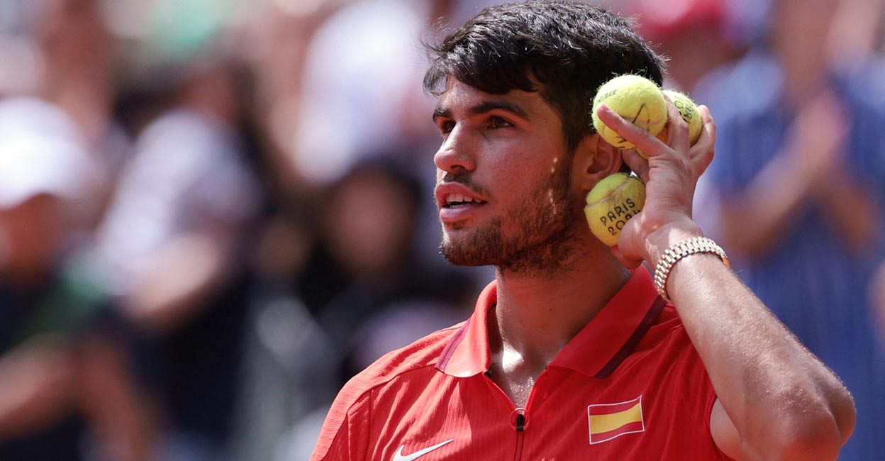 Carlos Alcaraz celebrates after beating Felix Auger-Aliassime. Photo: Reuters/Claudia Greco