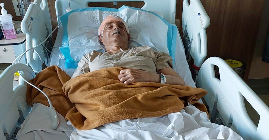 Nari Contractor on a hospital bed in Mumbai on April 7, 2022. File photo: Courtesy 
Hoshedar Contractor/ AFP
