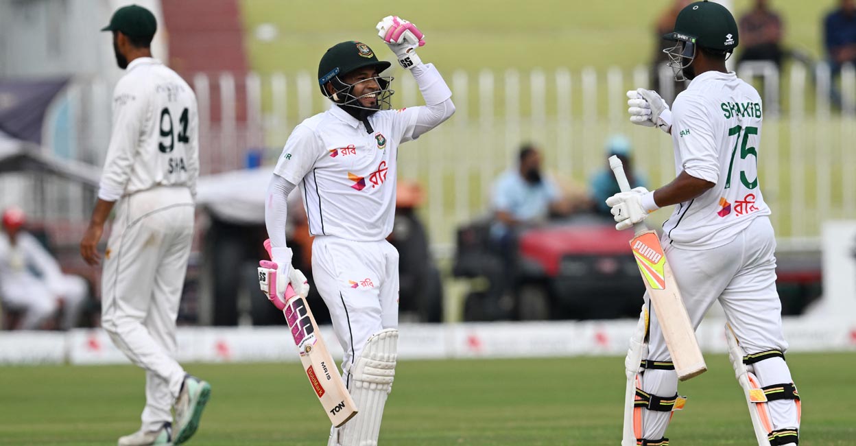 Mushfiqur Rahim and Shakib Al Hasan Mushfiqur Rahim and Shakib Al Hasan celebrate Bangladesh'w win in the second Test. File photo: AFP/Aamor Qureshi