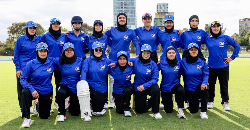Cricket-Aus-afg-refuewomen