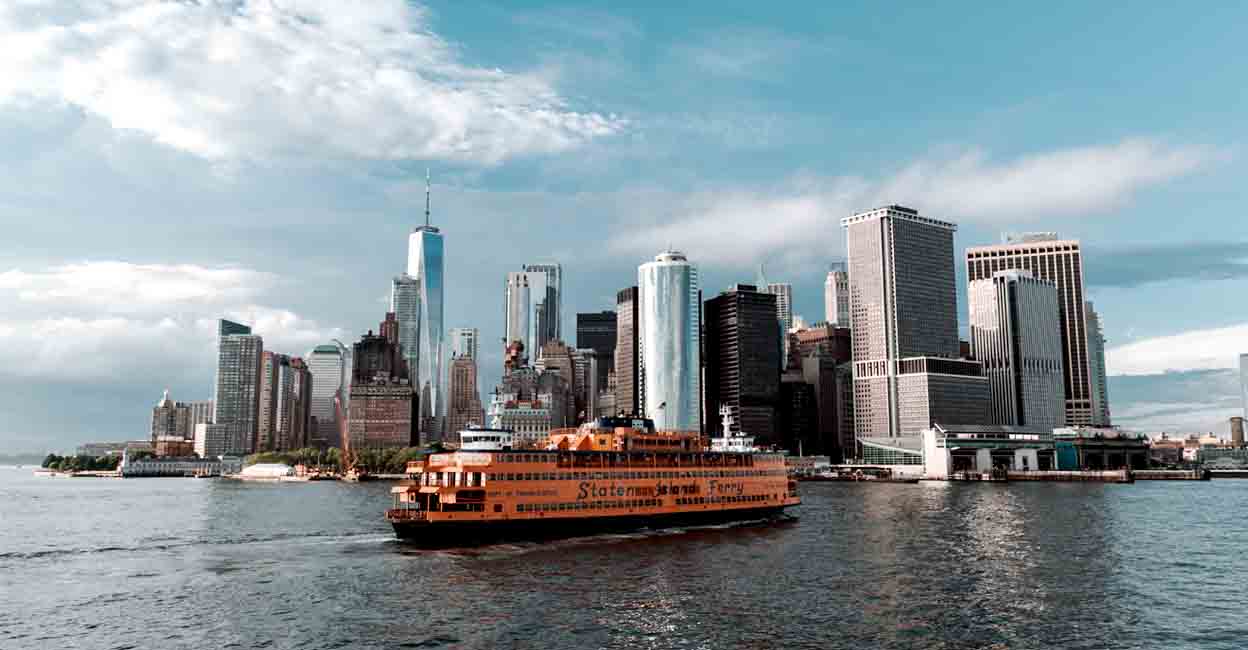 Downtown Manhatten from the Ferry to Staten Island. Photo: Shutterstock/Herti Shaka
