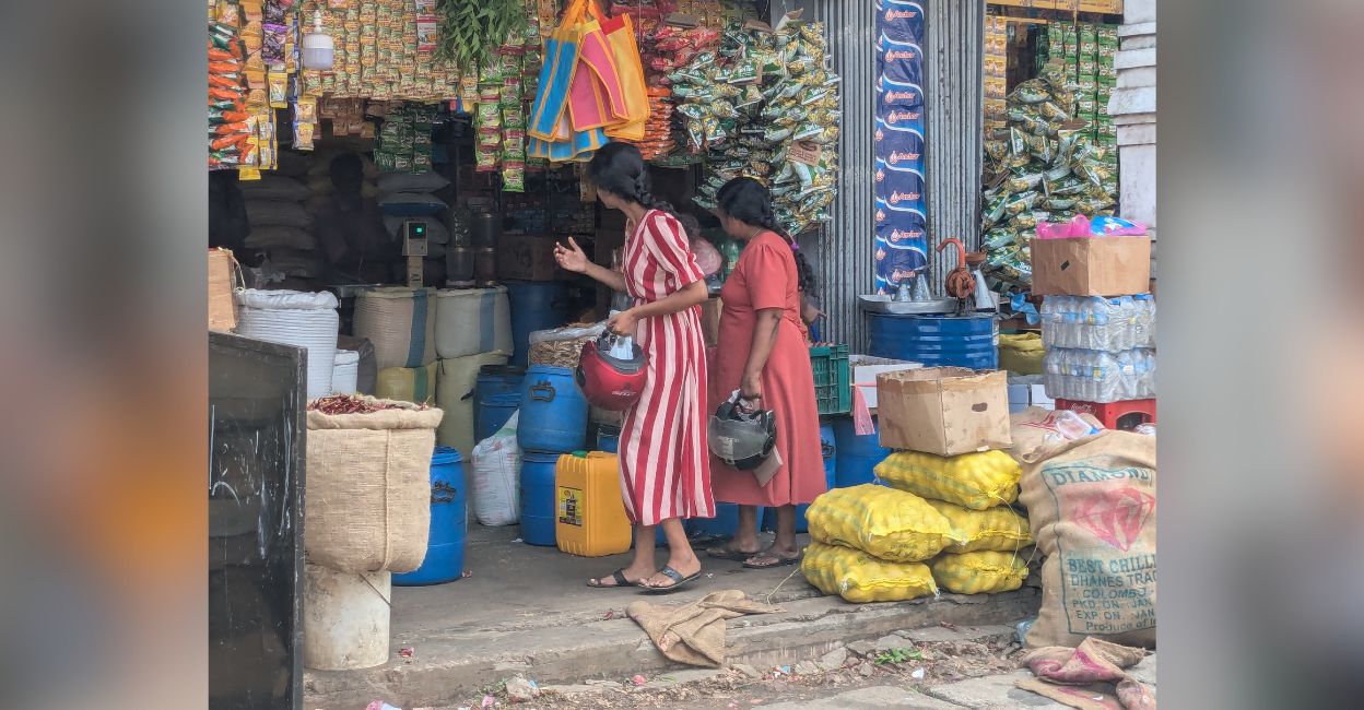 Travel (1248 x 650 px) - 1 In Jaffna market. Photo: Paul Zacharia