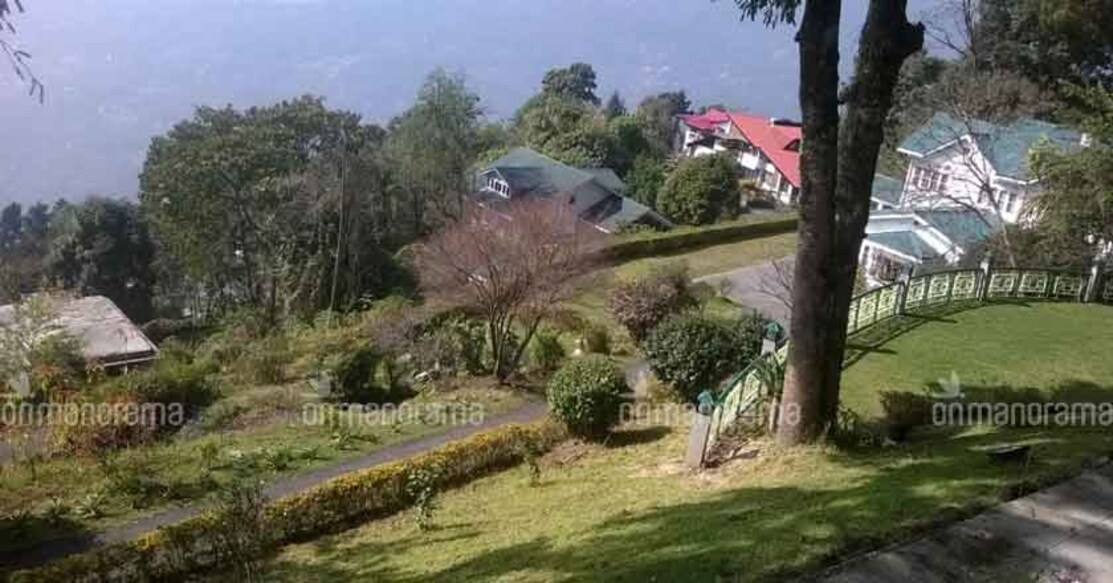 Teesta's colour along winding roads to Gangtok from Bagdogra