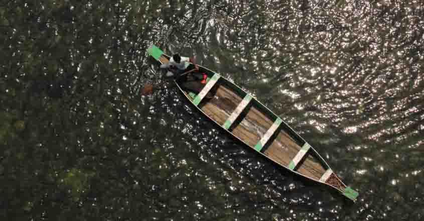 Three fishermen missing after boats capsize in Kochi Three fishermen missing after boats capsize in Kochi