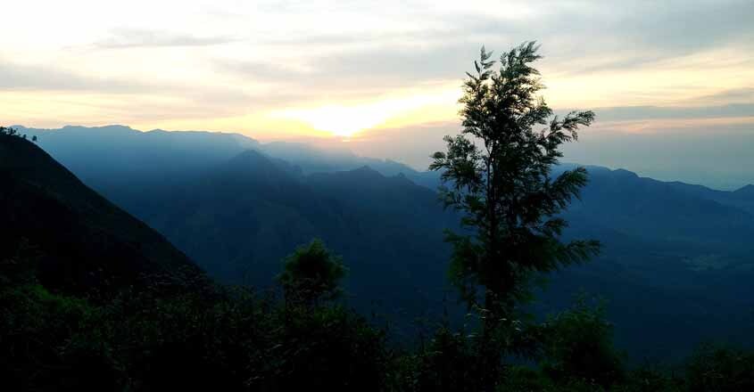 kolukkumalai-sunrise kolukkumalai-sunrise