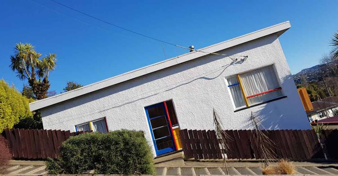A walk through the world's steepest street in New Zealand