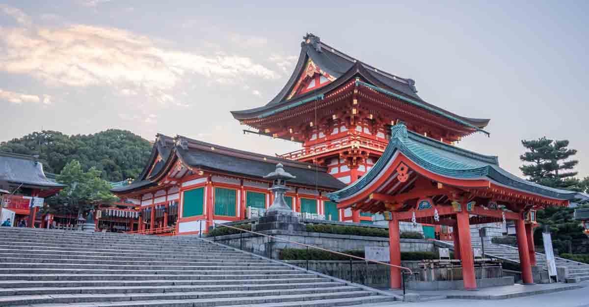 fushimi-inari-shrine fushimi-inari-shrine