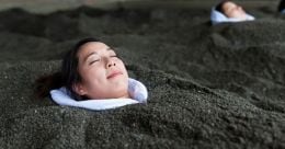 Take a therapeutic sand bath at this Japanese beach Take a therapeutic sand bath at this Japanese beach