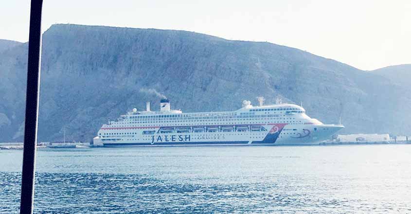 Reshmi's vlog on Khasab trip is a virtual guide book Reshmi's vlog on Khasab trip is a virtual guide book