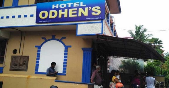 People waiting in front of Odhen's People waiting in front of Odhen's