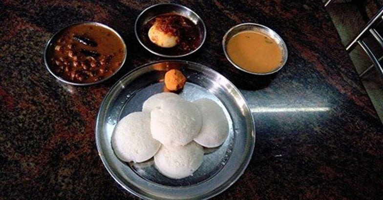 idily-kada-egg-rost-kadala-curry idily-kada-egg-rost-kadala-curry