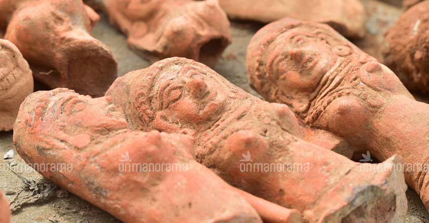 Centuries-old terracotta artefacts found on Pampa banks Centuries-old terracotta artefacts found on Pampa banks