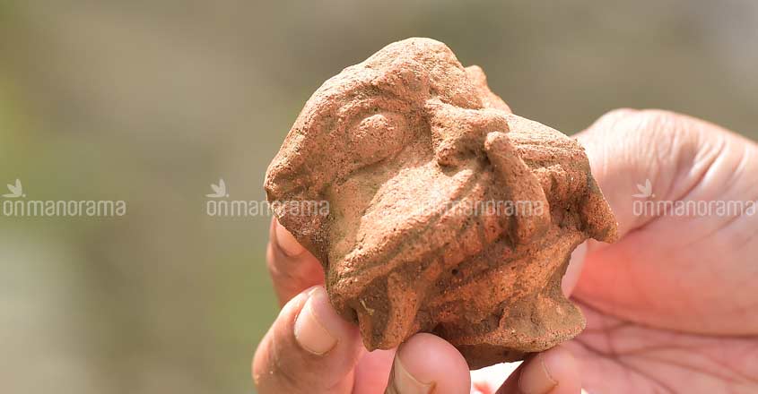 Centuries-old terracotta artefacts found on Pampa banks Centuries-old terracotta artefacts found on Pampa banks