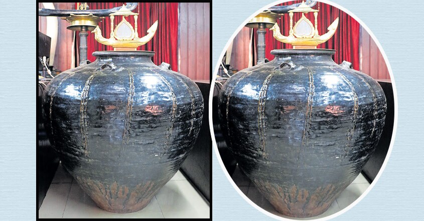 Ancient Chinese jars draw crowds to the Aranmula temple