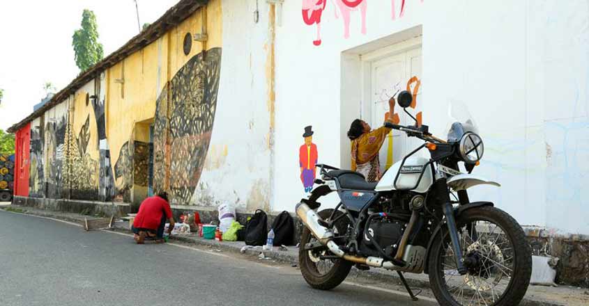 Feeling the pulse of Kochi on a Royal Enfield Himalayan Feeling the pulse of Kochi on a Royal Enfield Himalayan