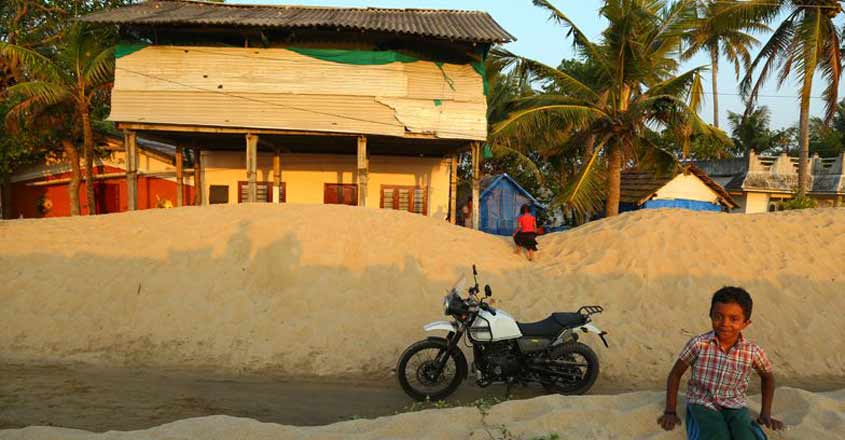 Feeling the pulse of Kochi on a Royal Enfield Himalayan Feeling the pulse of Kochi on a Royal Enfield Himalayan