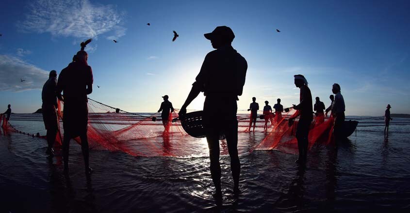 kannur-beach-fishing kannur-beach-fishing