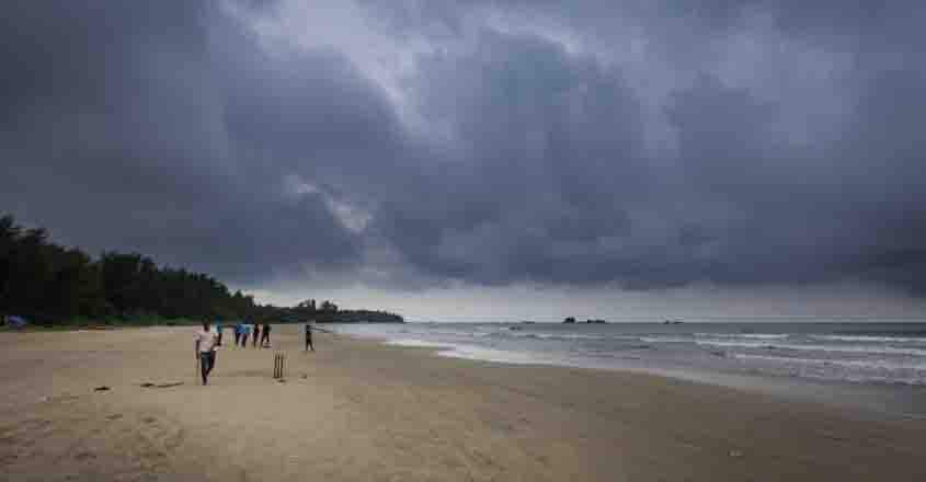 Muzhappilangad: Exploring Kerala's only drive-in beach | Kannur ...