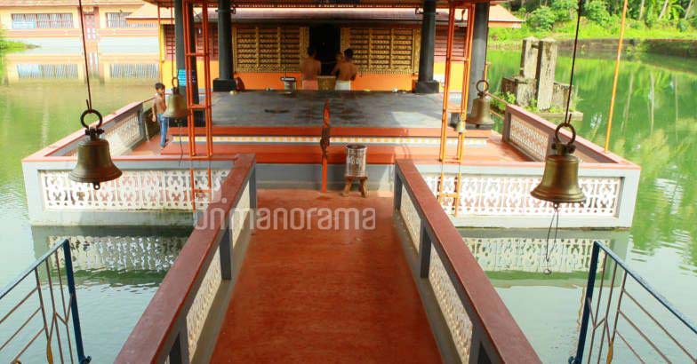 A sage, a temple and Babiya the crocodile A sage, a temple and Babiya the crocodile