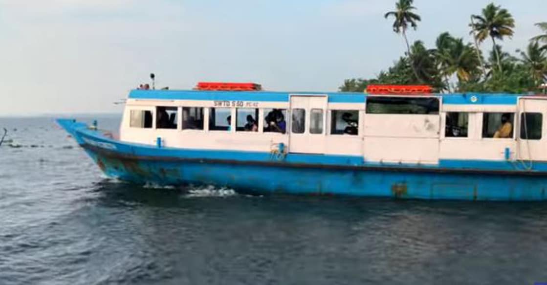 Enjoy a boat ride to Kumarakom from Muhamma for just Rs 16
