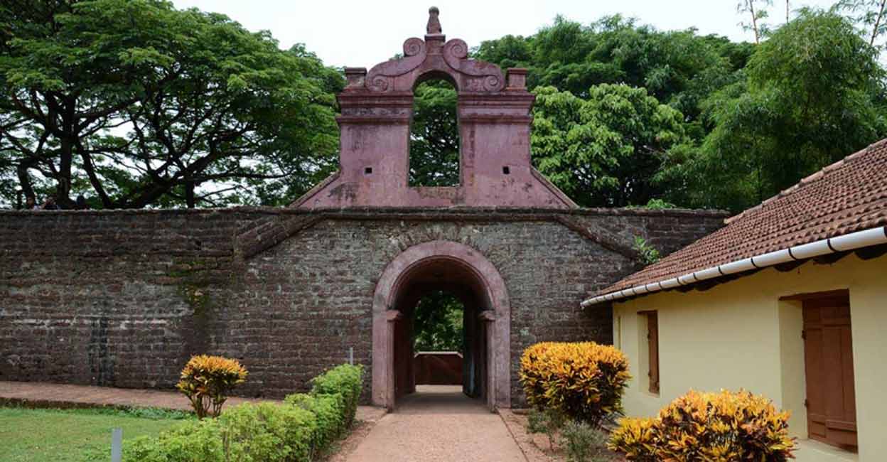 thalassery-fort thalassery-fort