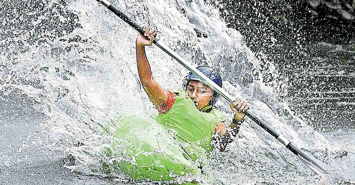The oarsmen and women taking part in the race must be trained swimmers and should be aged between 18 and 55, the tournament rules say. Photo: Manorama