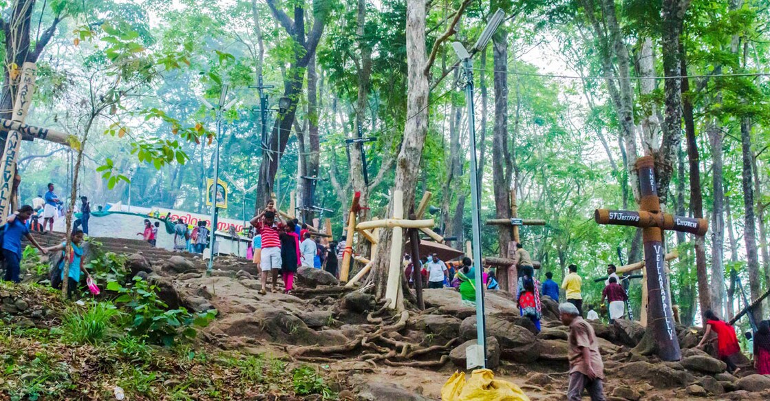 Devotees can visit Malayattoor round the clock in the holy week. Photo: Shutterstock/Libin Kallada Photography