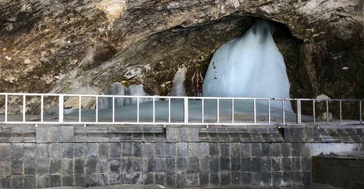 Srinagar: Amarnath Cave Temple.(Photo: IANS/Nissar Malik)