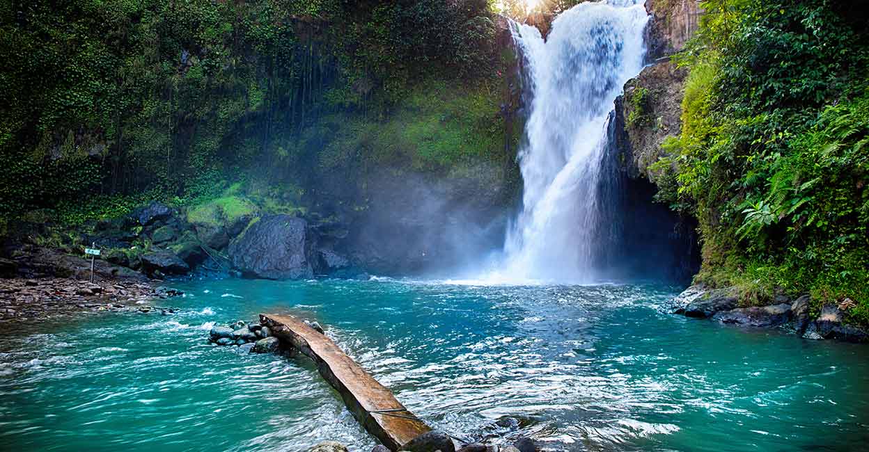 Tegenungan Waterfall it is one of places of interest of Bali. Photo: Shutterstock/Cocos.Bounty