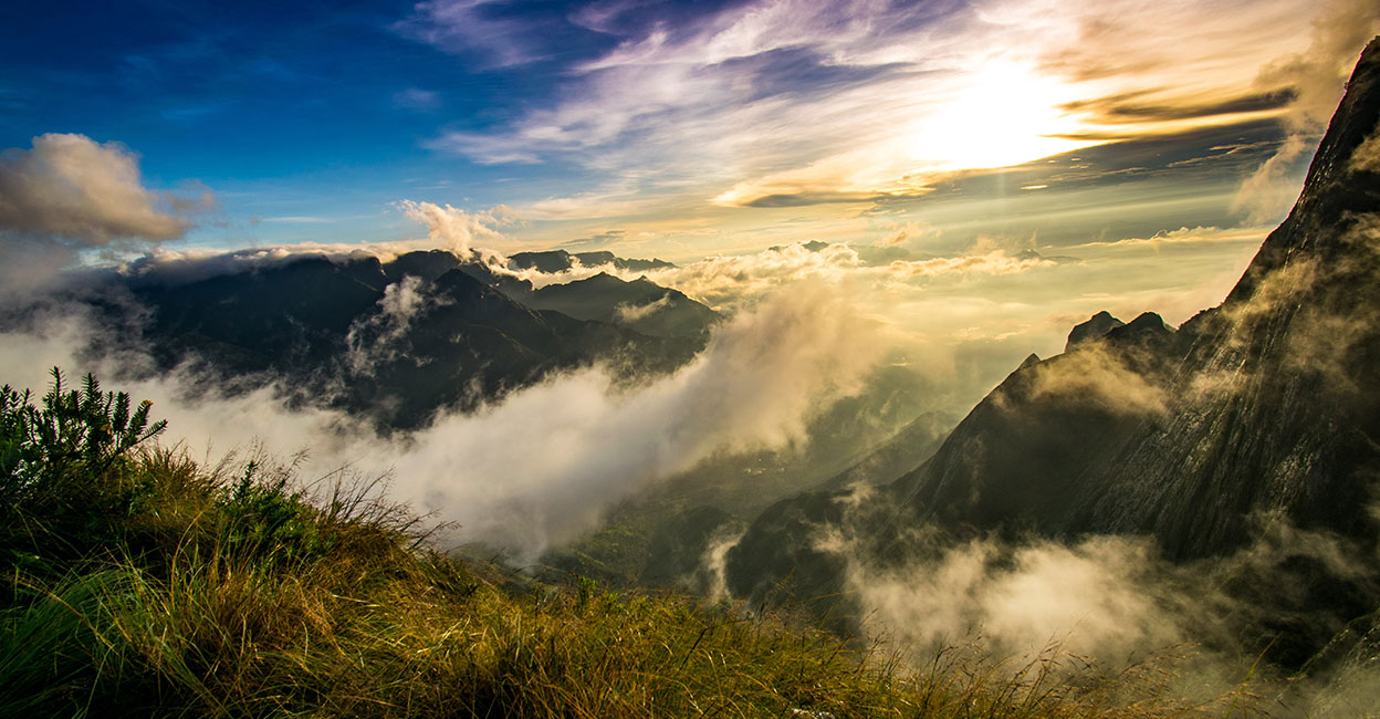 An ethereal sunrise awaits you at Kolukkumalai