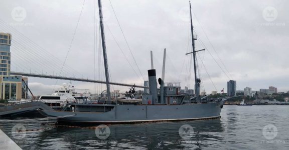 A small vessel of the Russian Navy. Vladivostok is the home base of the Pacific Fleet A small vessel of the Russian Navy. Vladivostok is the home base of the Pacific Fleet