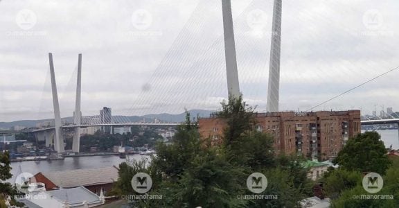 A view of the Zolotoy Bridge A view of the Zolotoy Bridge