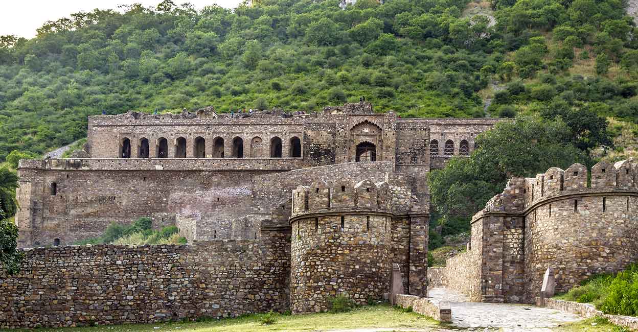 bangarh-fort Bhangarh Fort. Photo: Shutterstock/ travelview