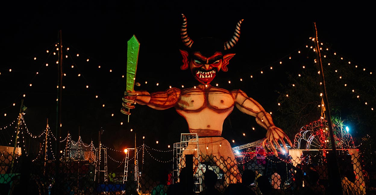 goa-diwali In Goa, Deepavali starts by burning the effigy of Narakasura and even competitions are held in every village for making the best effigies. Photo: Shutterstock/knyazevfoto