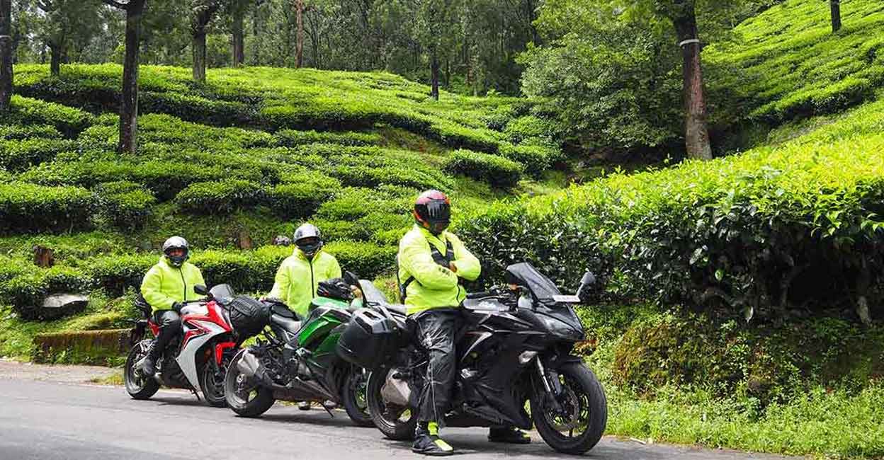 bikes-valparai The roads that lead to Valparai, both through the Athirappilly-Vazhachal route or via Pollachi, offer an unforgettable experience. Photo: Shutterstock/Neil.Dsouza