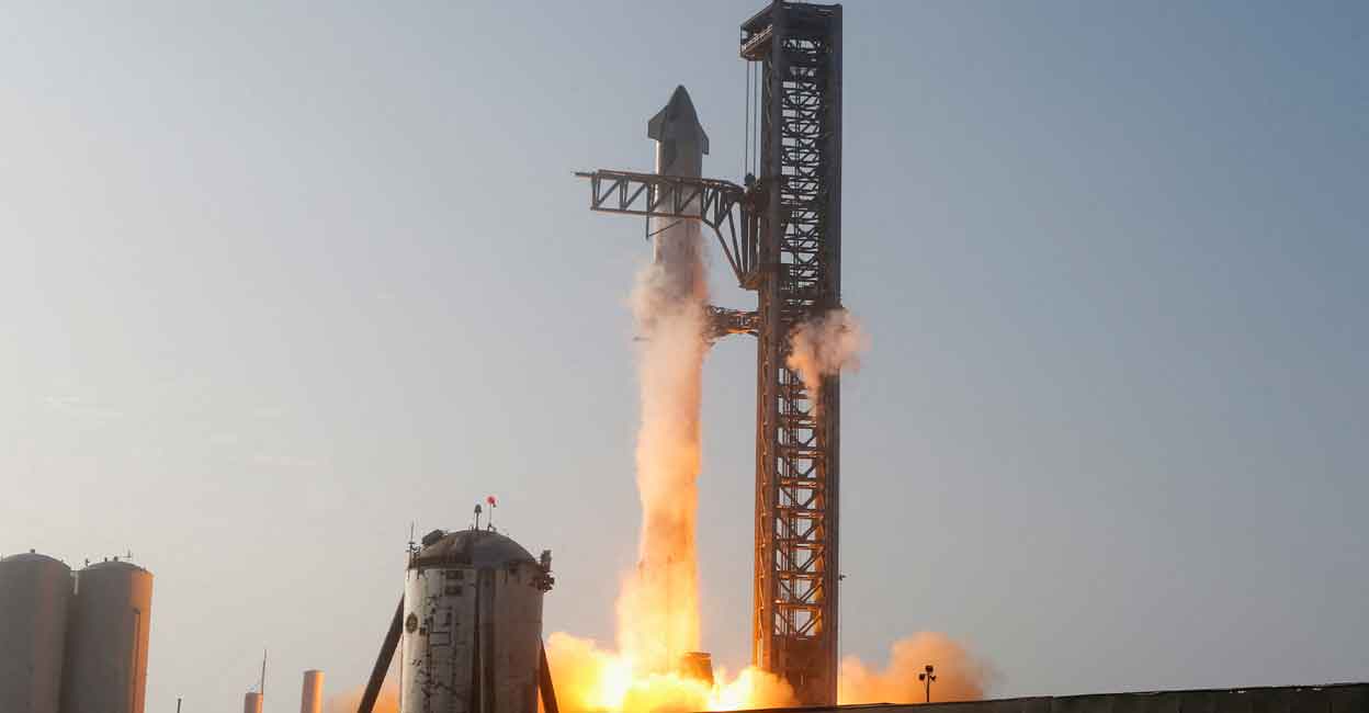 SpaceX's next-generation Starship spacecraft atop rocket lifts off from the company's Boca Chica launchpad in Texas, U.S. Photo: Joe Skipper/File Photo/Reuters