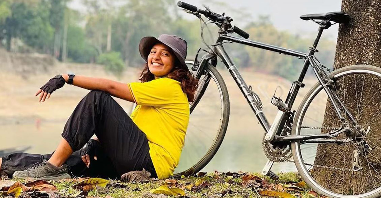 Arunima is currently on an African tour, pedalling through the continent's hamlets on her bicycle all alone. Photo:  Instagram/backpacker_arunima
