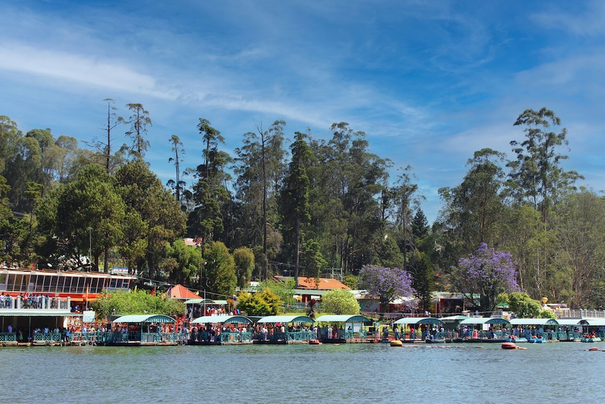 29th Mar 2016, Ootty,  Tamil Nadu, India. Ooty Boat House entry point, with tourists waiting for a ride