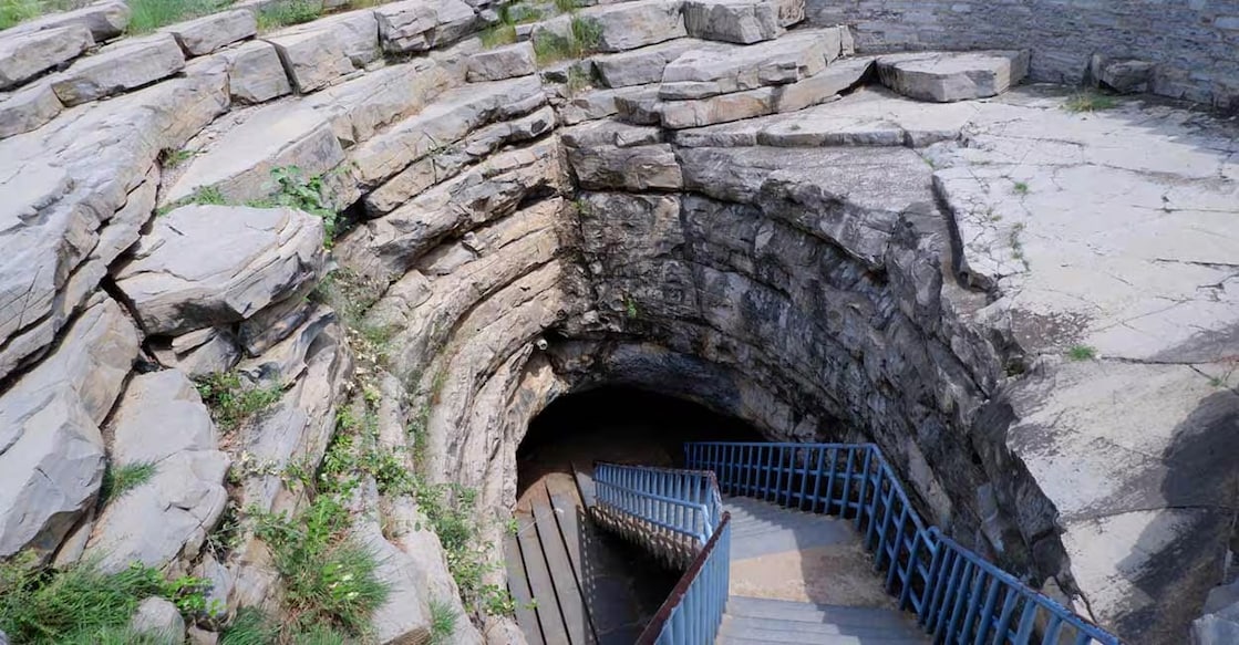 The Belum caves are more than a thousand years old and have many fresh-water galleries, narrow corridors and spacious chambers. Photo: iStock/ePhotocorp