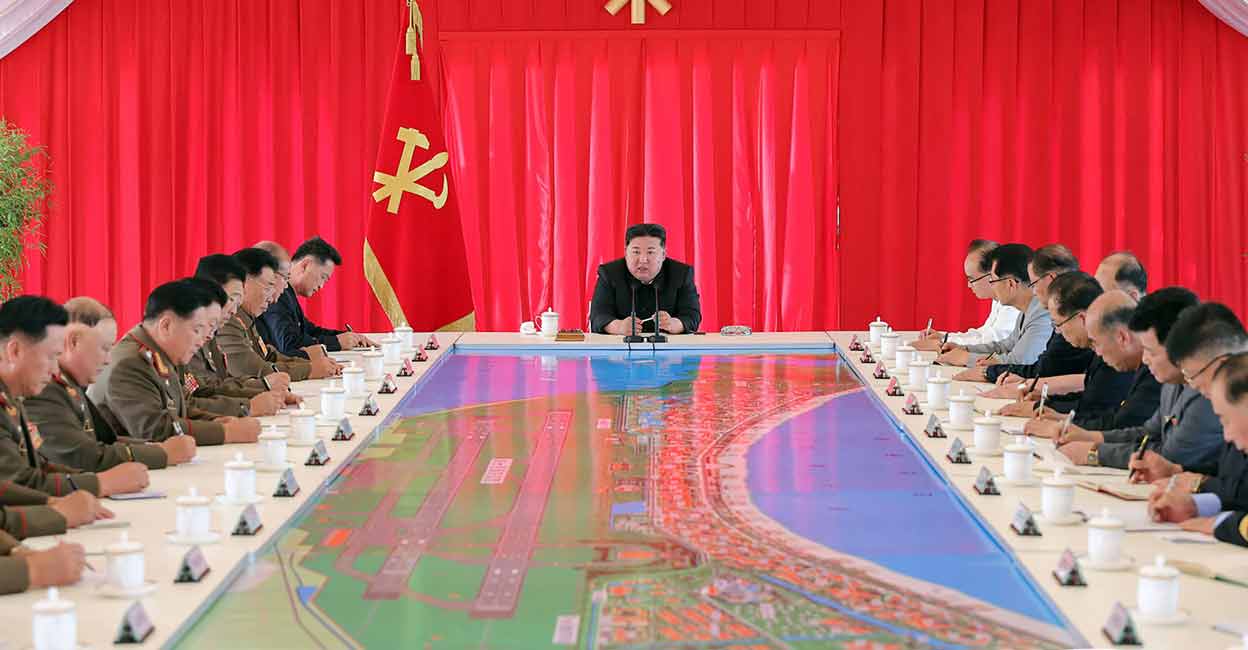 NKOREA-POLITICS This picture taken on July 16, 2024 and released by North Korea's official Korean Central News Agency (KCNA) via KNS on July 18 shows North Korean leader Kim Jong Un (C) attending a conference held at the Wonsan Kalma coast tourist area, which is currently under construction in North Korea's Gangwon Province. Photo: AFP