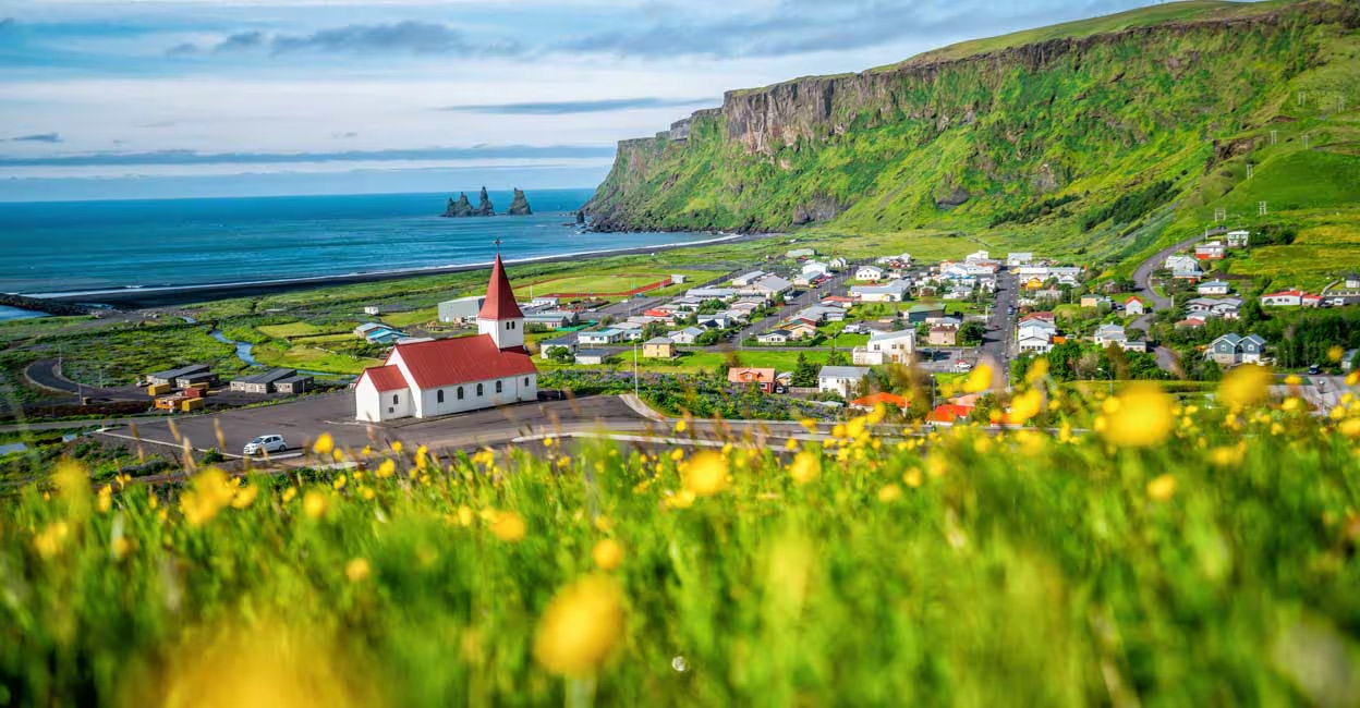 Iceland, considered a country with excellent gender parity, is preferred by women who love solo trips. Photo: Shutterstock/Planet Studio