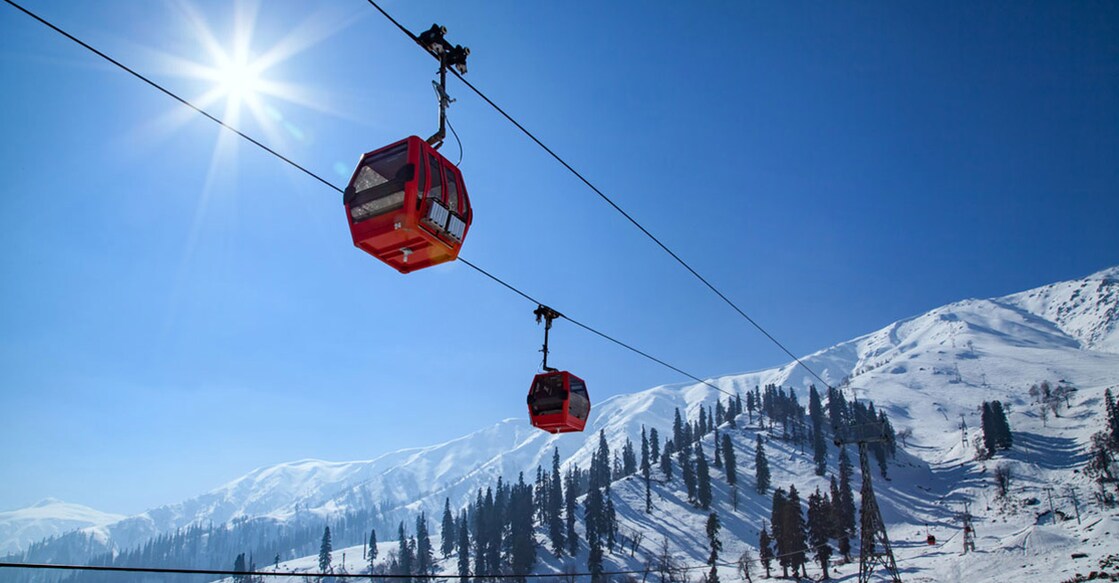 Gulmarg Gondola offers the world's highest cable cars, which take you to Kongdoori. Photo: iStock/AAGGraphics