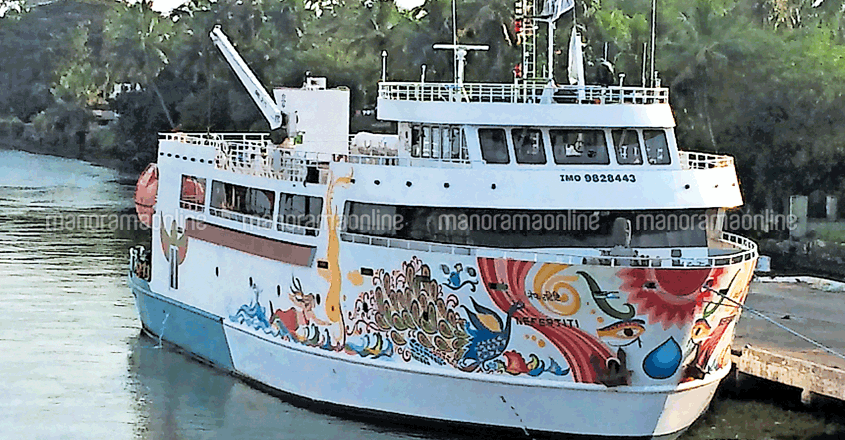 ernakulam-boat