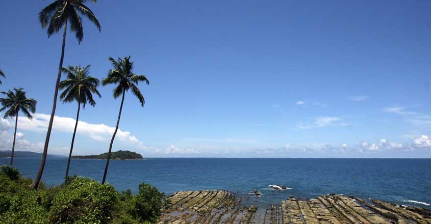 (FILES) In this file photo taken on September 8, 2007 shows the coast line of South Andaman Island near Port Blair, capital of the Andaman and Nicobar Islands. (Photo by Desha-Kalyan CHOWDHURY / AFP)