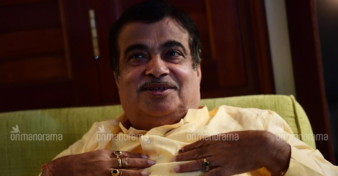 Gadkari suggests cruise ship project to develop Kerala's tourism sector