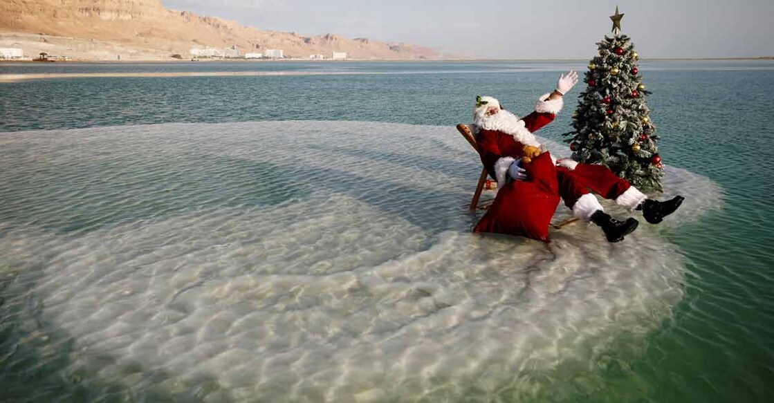CHRISTMAS-SEASON-SANTA-DEAD-SEA